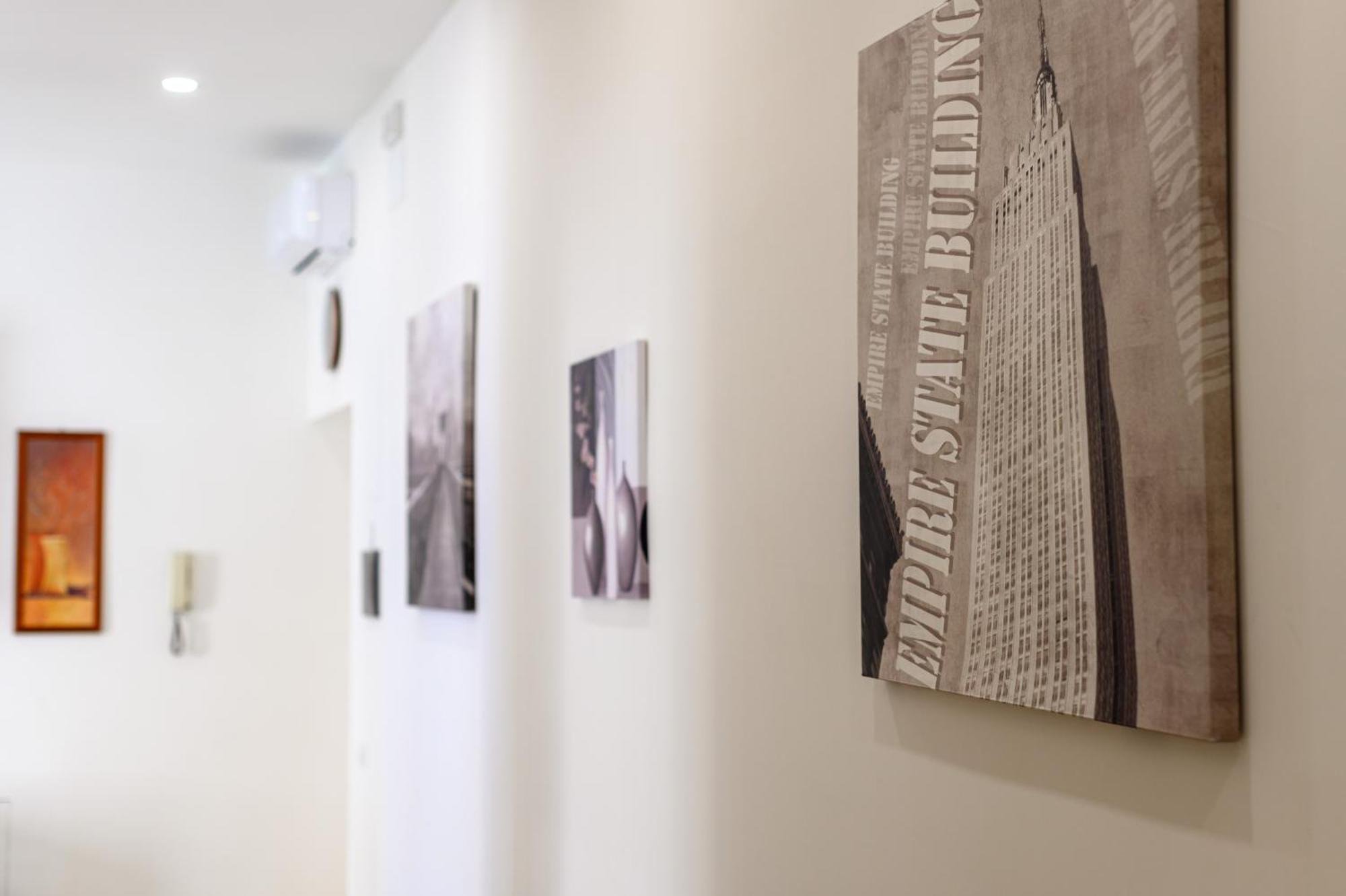 Domus Romeo Apartment Napoli Bagian luar foto