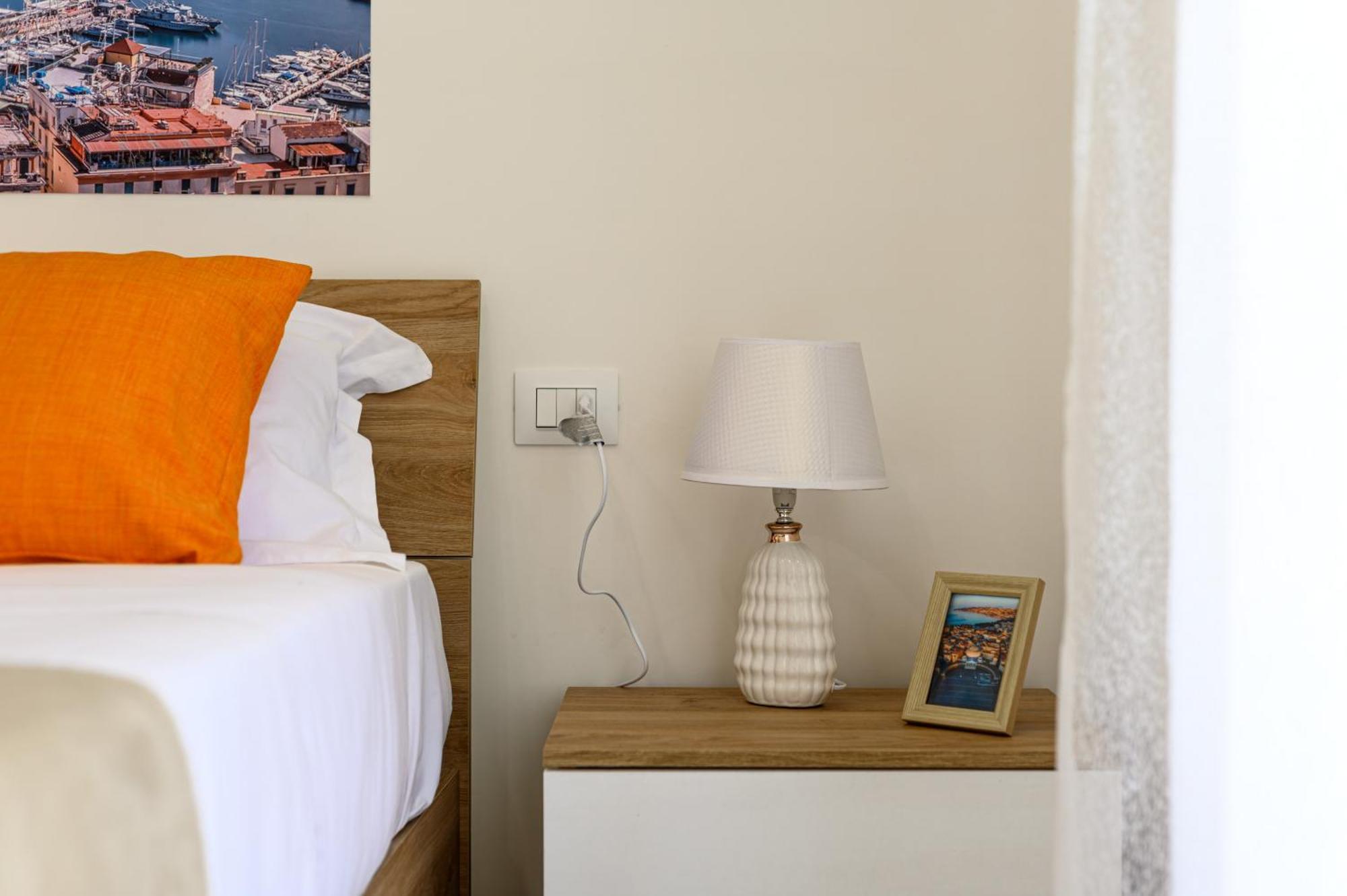 Domus Romeo Apartment Napoli Bagian luar foto