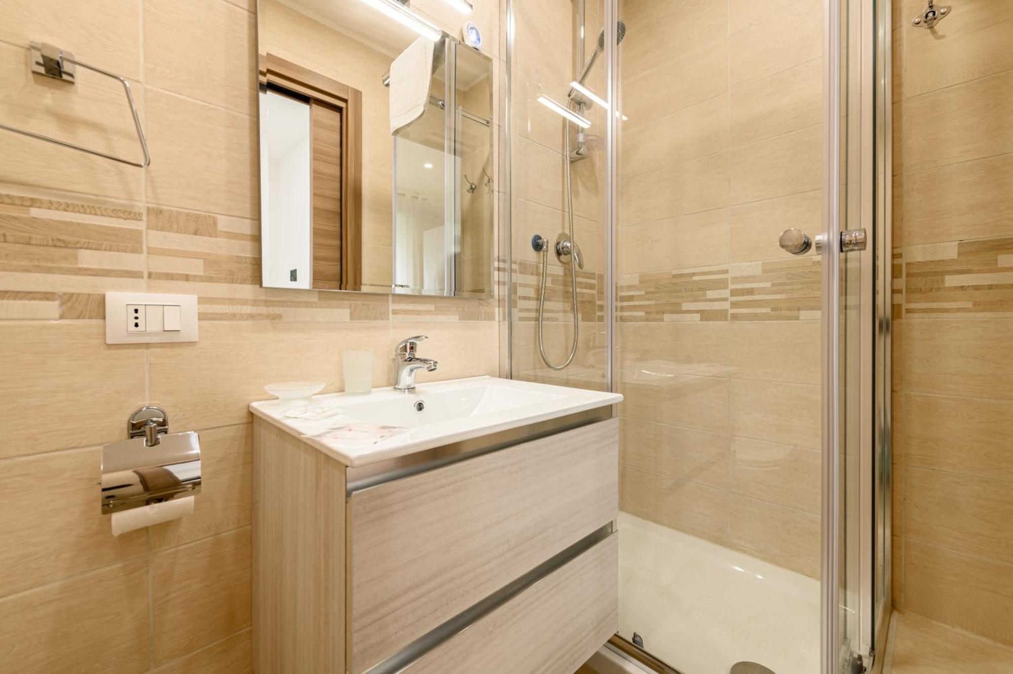 Domus Romeo Apartment Napoli Bagian luar foto