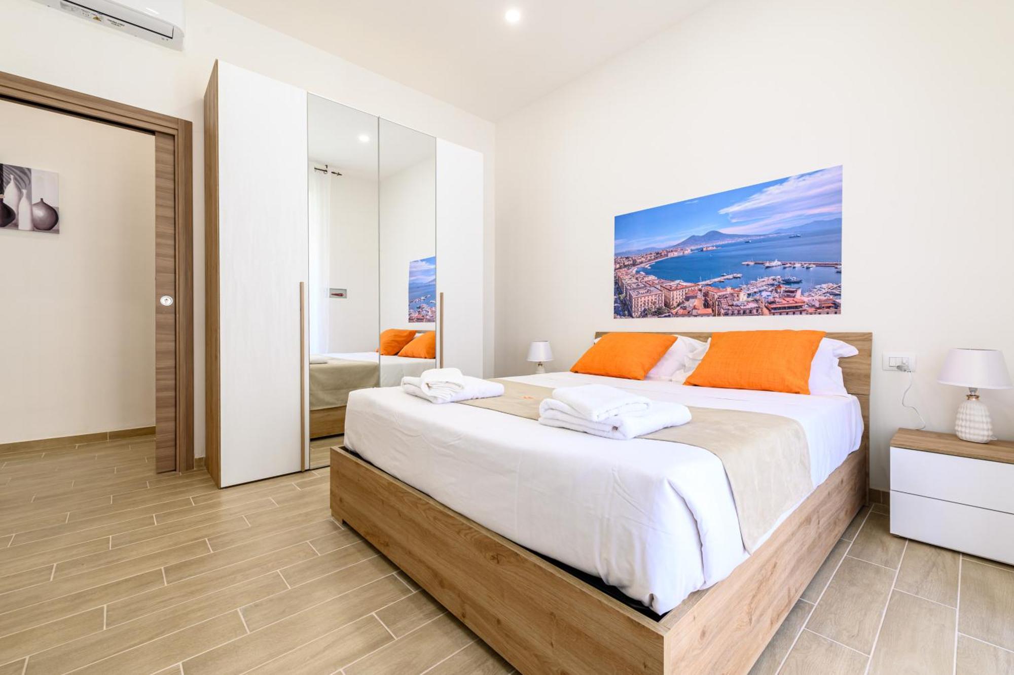 Domus Romeo Apartment Napoli Bagian luar foto